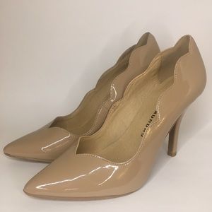 Chinese Laundry Nude Scallop Pumps